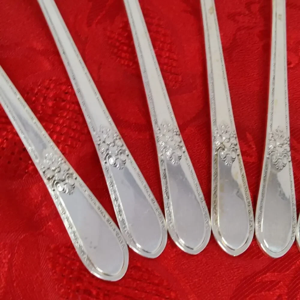 8X Tbsp Rogers Bros ADORATION International SilverPlate Table Spoons